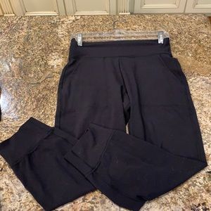 Lululemon cropped joggers